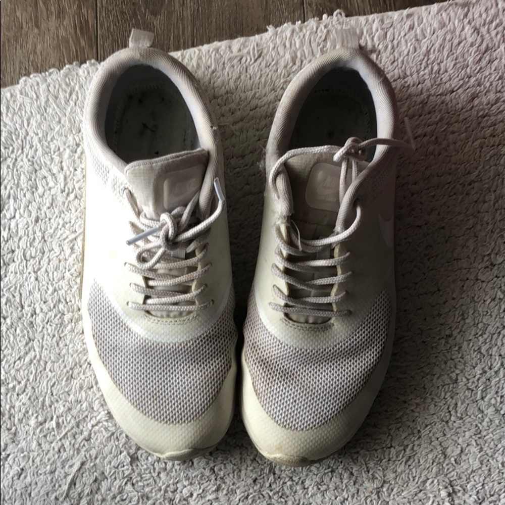 Nike tennis shoes
